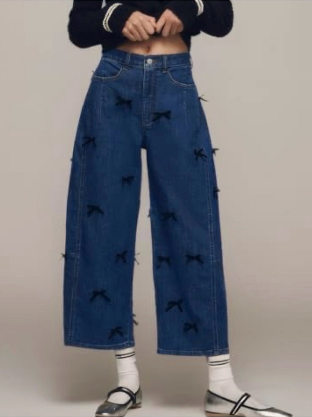 Anthropologie The Kenna Mid-Rise Heritage Barrel
Jeans by Pilcro Bow Edition 32